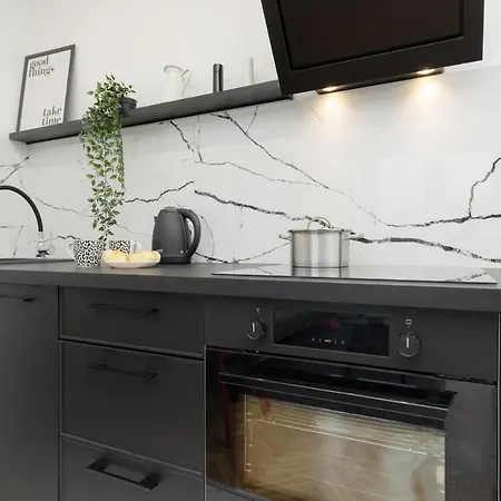 Stylish Okopowa By Renters 아파트