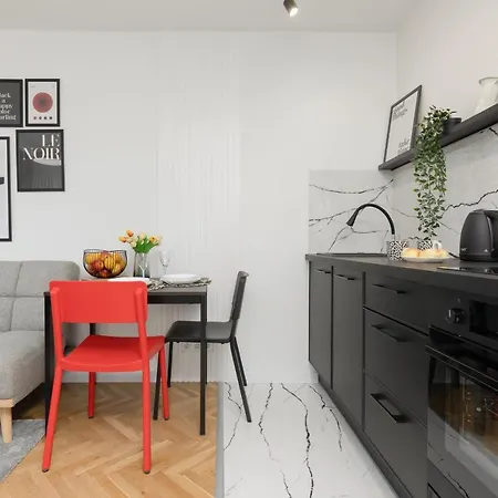 Stylish Okopowa By Renters